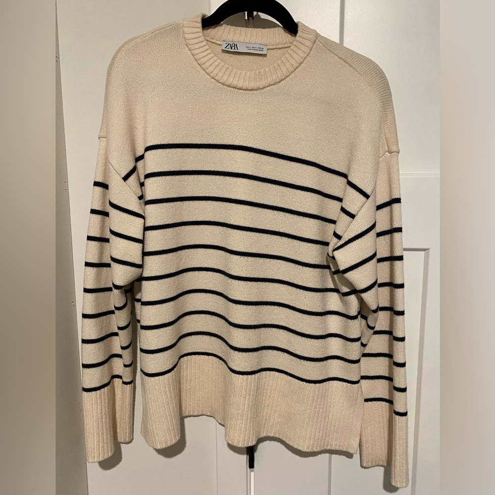 Zara Striped Sweater Size small, GUC